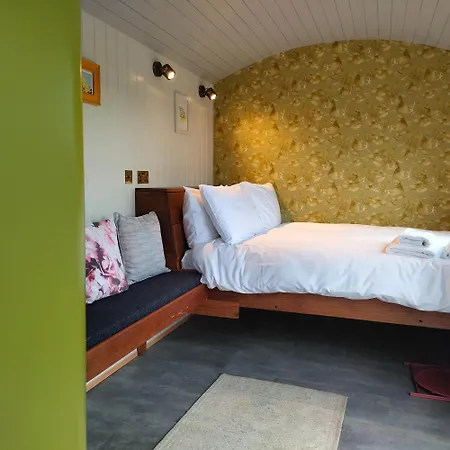 Dingle Way Glamping Danu Annascaul Campsite *