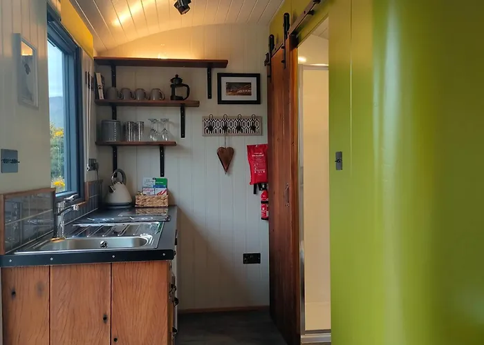 Dingle Way Glamping Danu Annascaul Campsite *