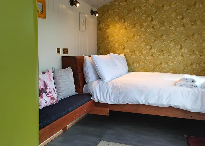 Dingle Way Glamping Danu Annascaul Campsite *